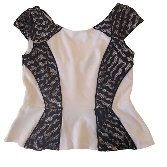 Bebe Womens Peplum Blouse Lace Detail Cap Sleeve Fitted White Black Medium - Picture 10 of 11